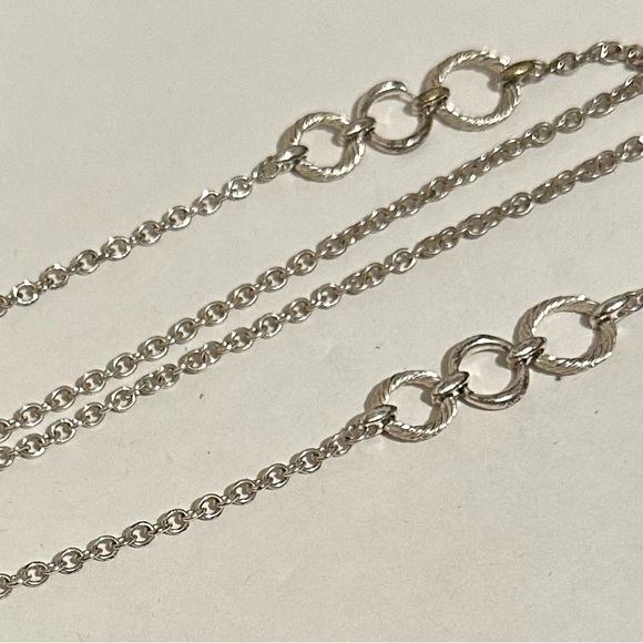 Silver toned chain - Picture 1 of 4